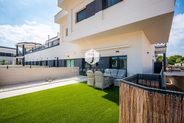 Z drugiej ręki - Mieszkanie w bloku -
Algorfa - Inland