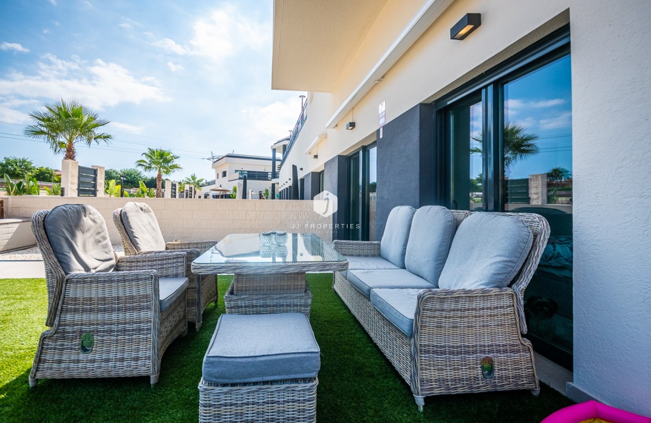 Z drugiej ręki - Mieszkanie w bloku -
Algorfa - Inland