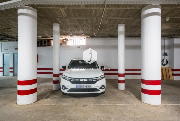 Z drugiej ręki - Mieszkanie w bloku -
Algorfa - Inland