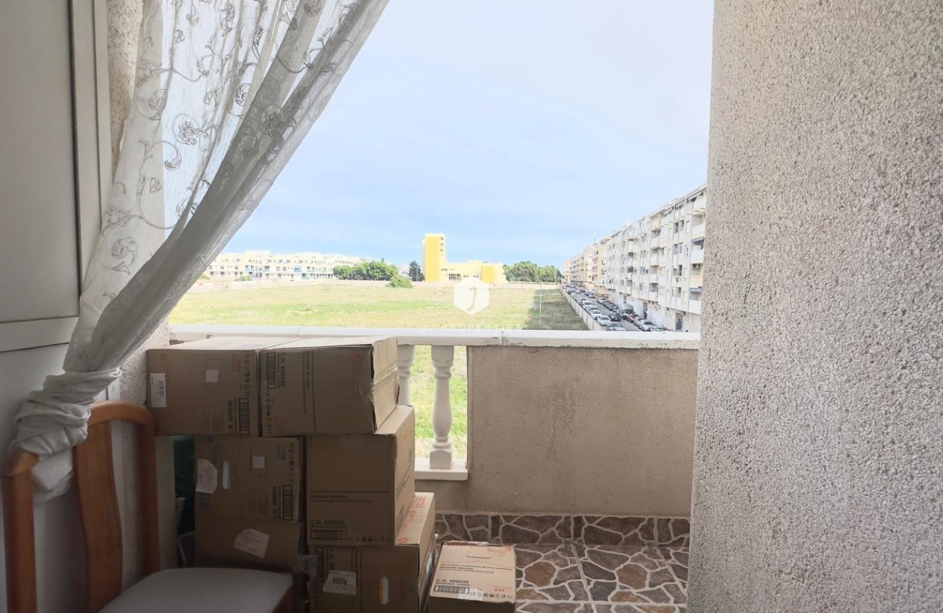 Z drugiej ręki - Daszek -
Torrevieja - Estacion de autobuses