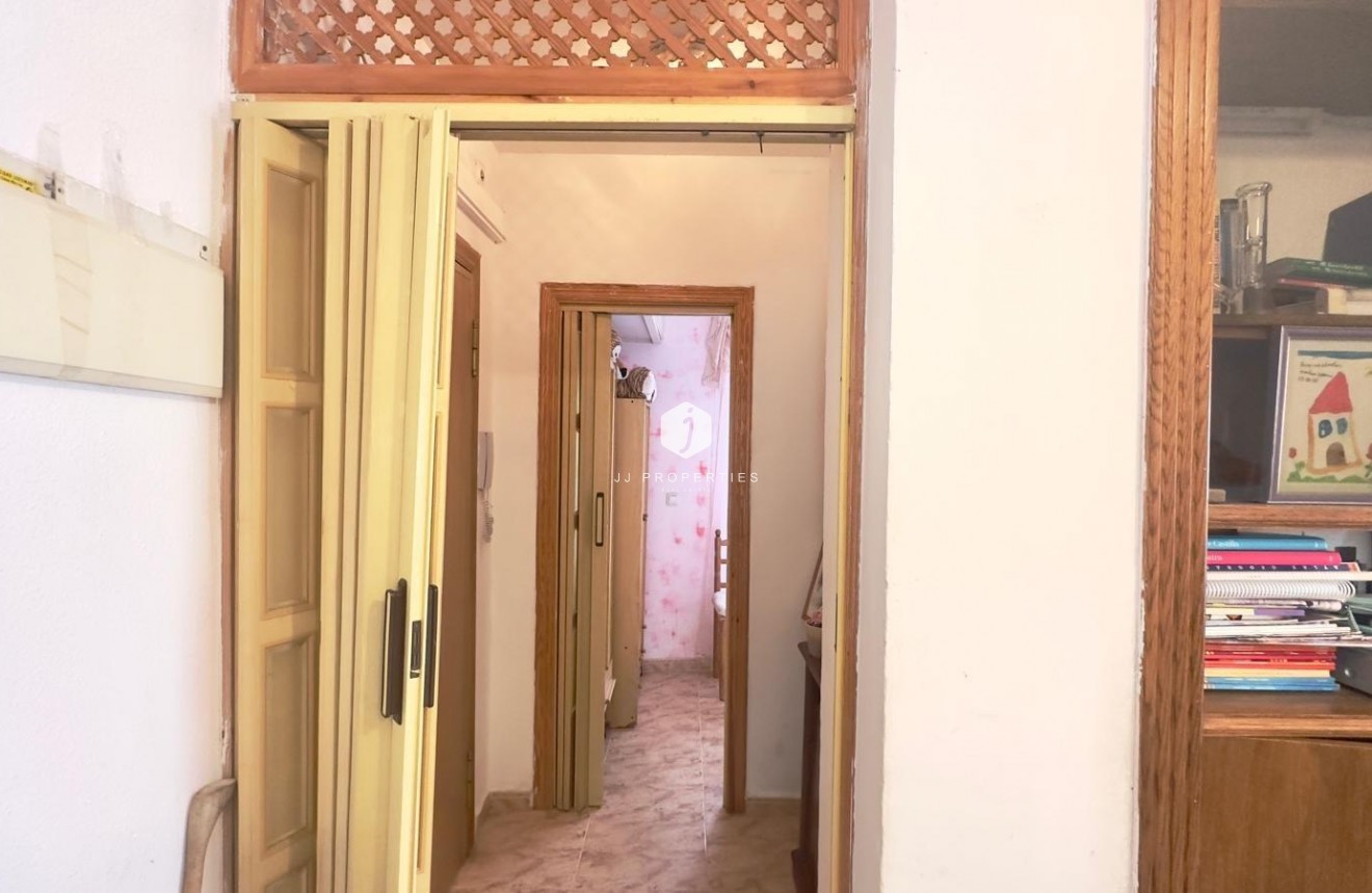 Z drugiej ręki - Daszek -
Torrevieja - Estacion de autobuses