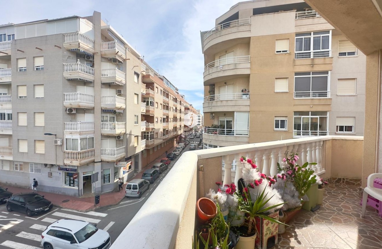 Z drugiej ręki - Daszek -
Torrevieja - Estacion de autobuses