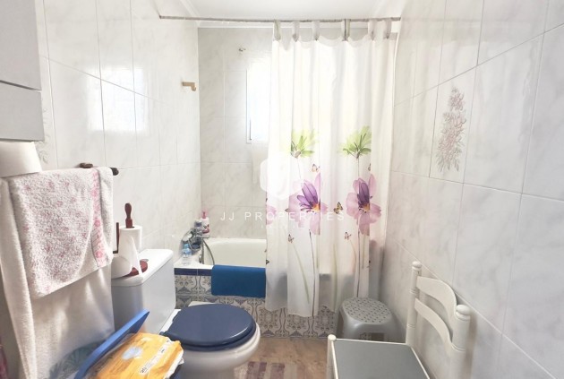 Z drugiej ręki - Daszek -
Torrevieja - Estacion de autobuses