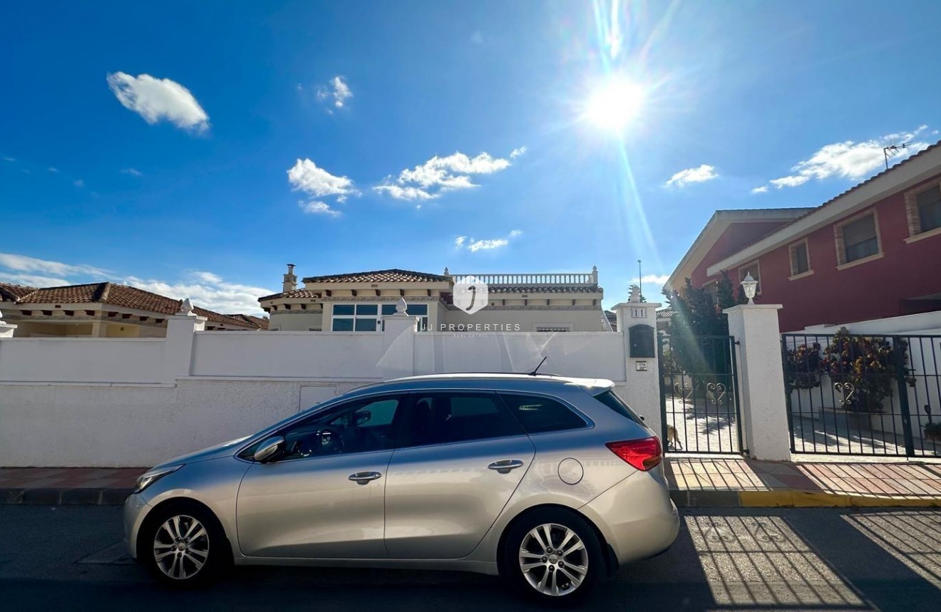 Z drugiej ręki - Villa -
Bigastro - Comunidad Valenciana