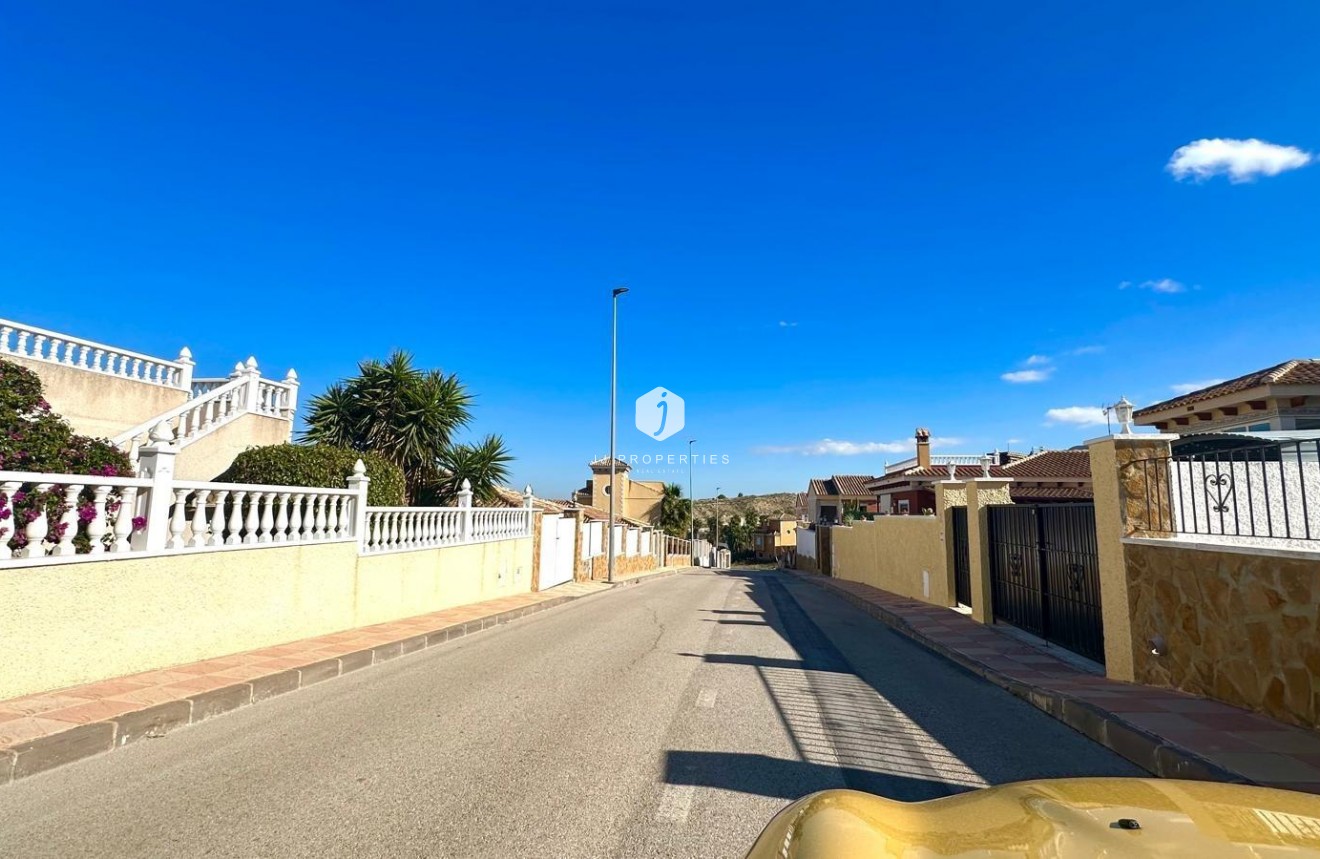 Z drugiej ręki - Villa -
Bigastro - Comunidad Valenciana