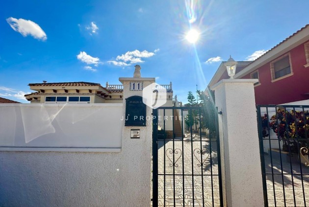 Z drugiej ręki - Villa -
Bigastro - Comunidad Valenciana