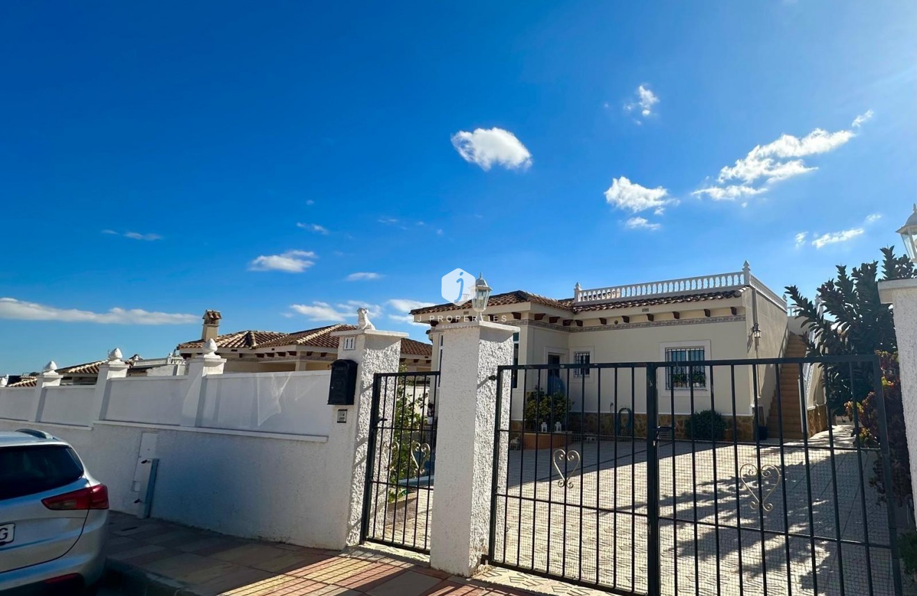 Z drugiej ręki - Villa -
Bigastro - Comunidad Valenciana