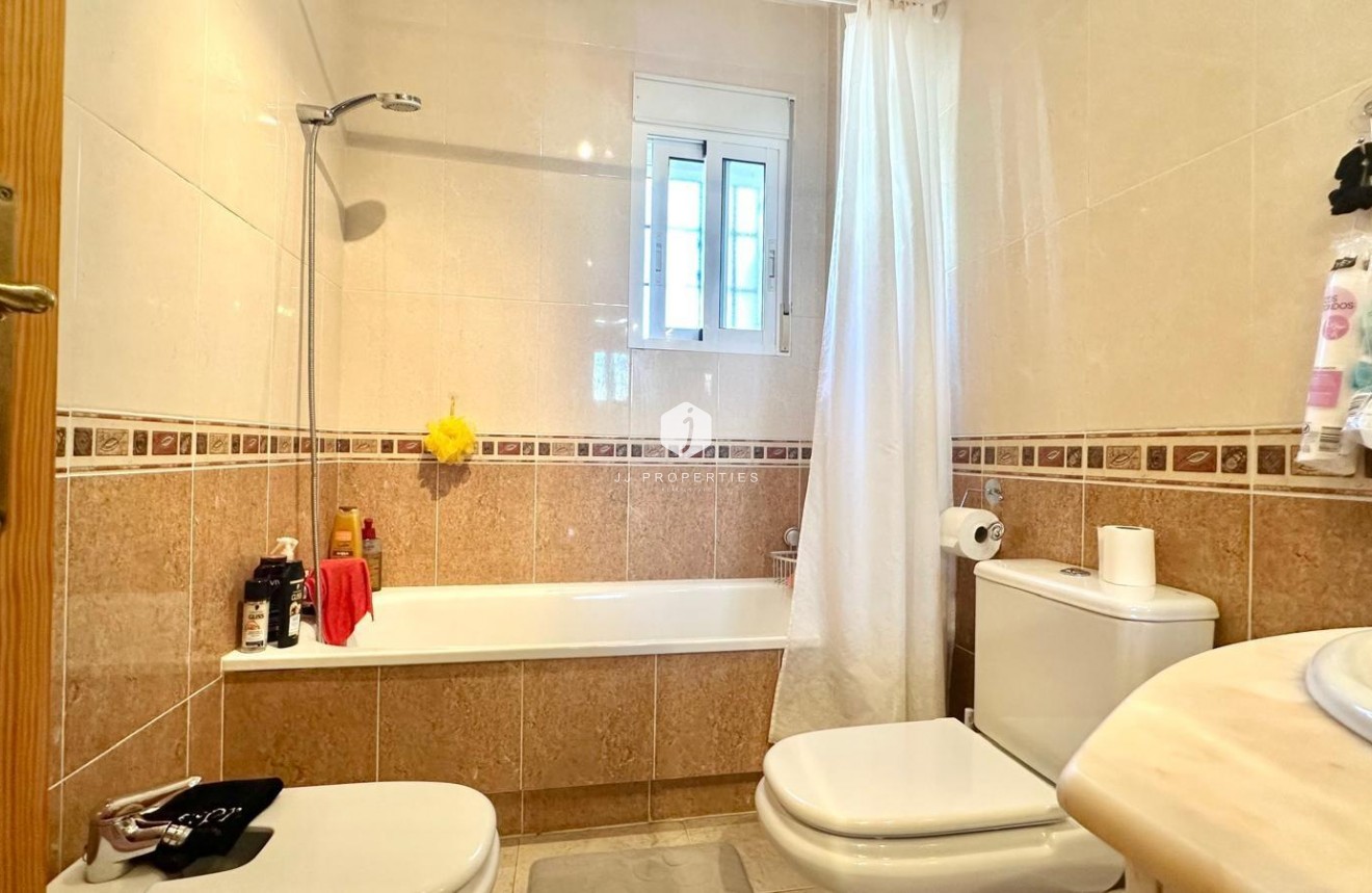 Z drugiej ręki - Villa -
Bigastro - Comunidad Valenciana