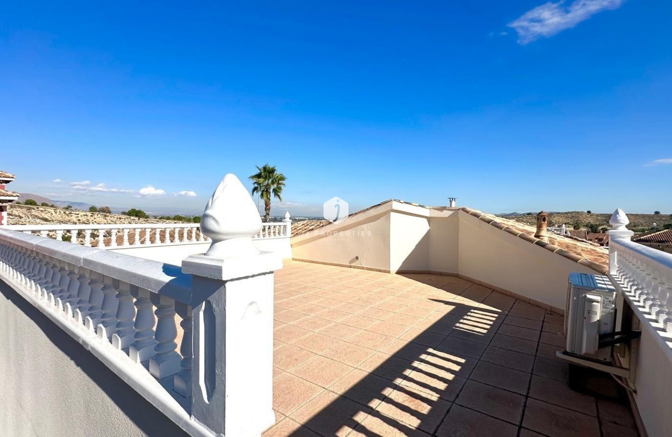 Z drugiej ręki - Villa -
Bigastro - Comunidad Valenciana