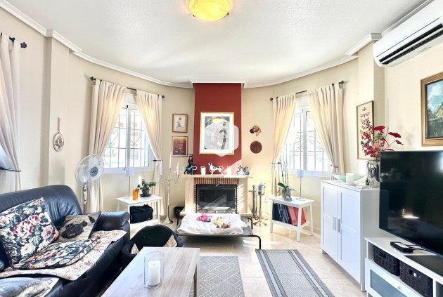 Z drugiej ręki - Villa -
Bigastro - Comunidad Valenciana