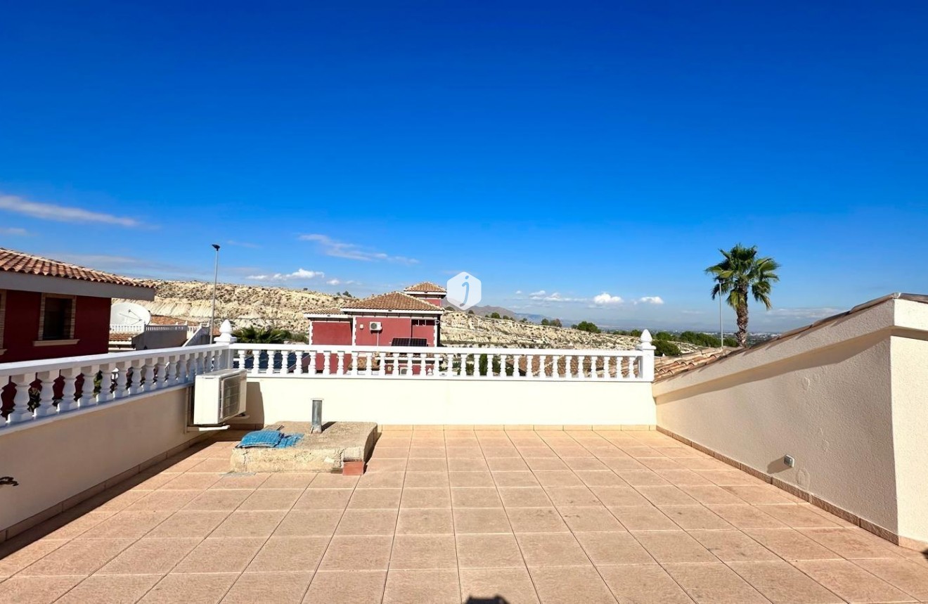 Z drugiej ręki - Villa -
Bigastro - Comunidad Valenciana