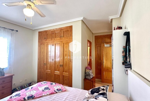 Z drugiej ręki - Villa -
Bigastro - Comunidad Valenciana