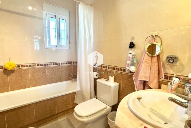 Z drugiej ręki - Villa -
Bigastro - Comunidad Valenciana