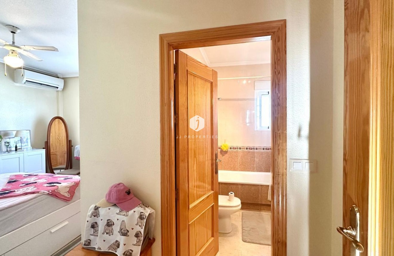 Z drugiej ręki - Villa -
Bigastro - Comunidad Valenciana