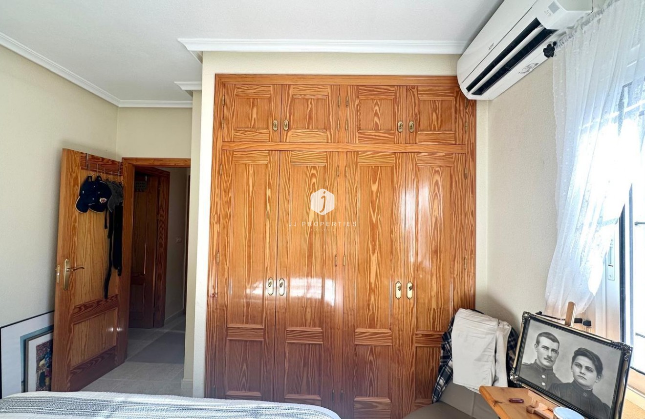 Z drugiej ręki - Villa -
Bigastro - Comunidad Valenciana