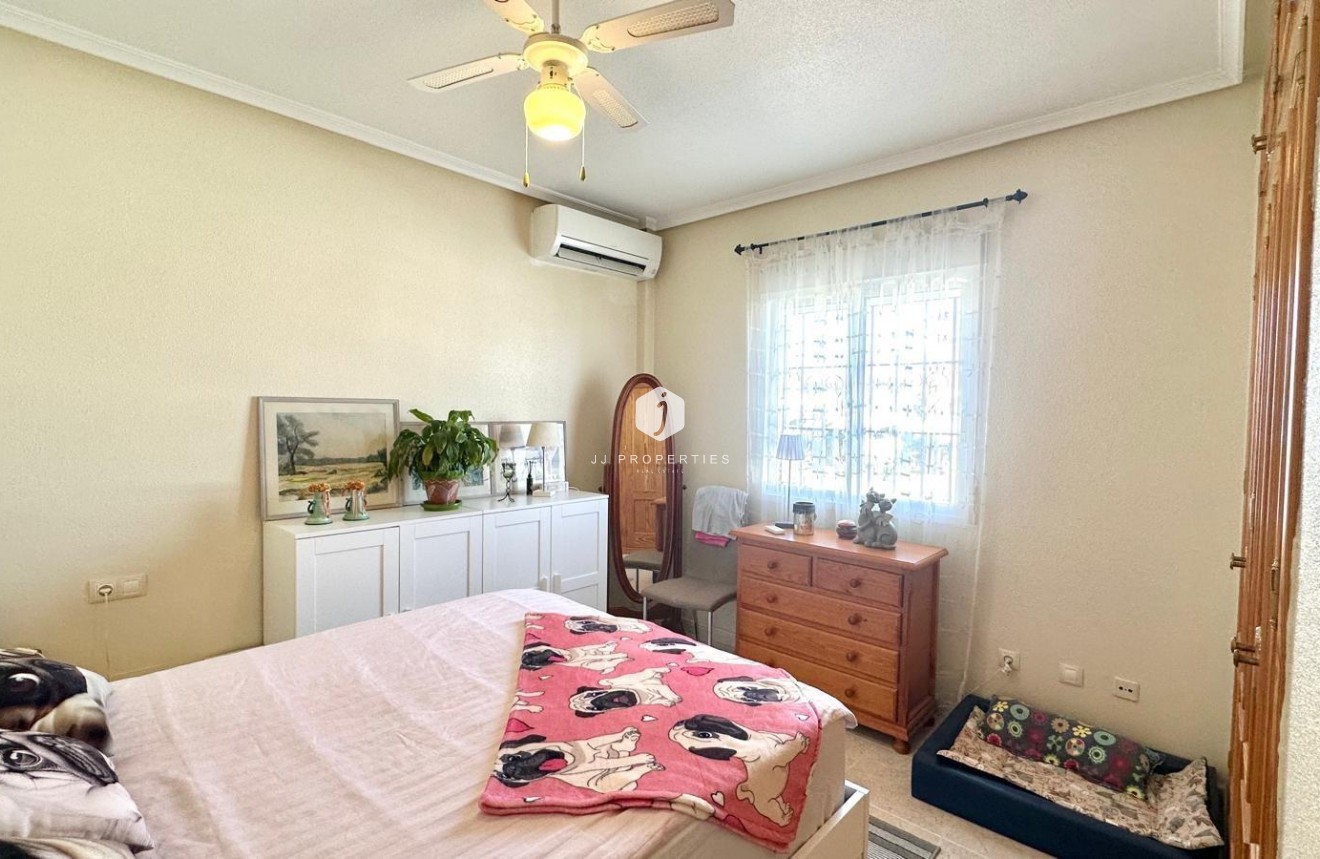 Z drugiej ręki - Villa -
Bigastro - Comunidad Valenciana