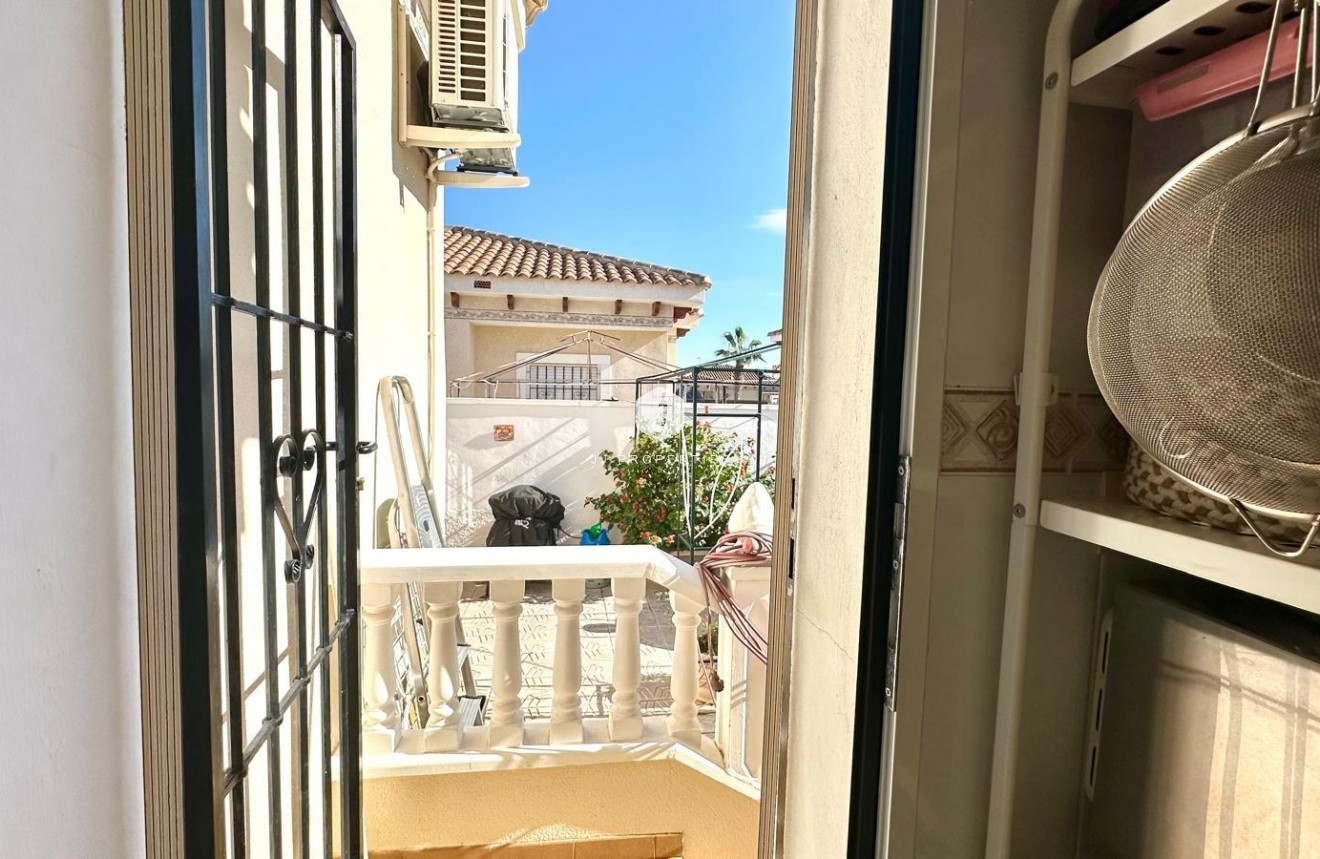 Z drugiej ręki - Villa -
Bigastro - Comunidad Valenciana