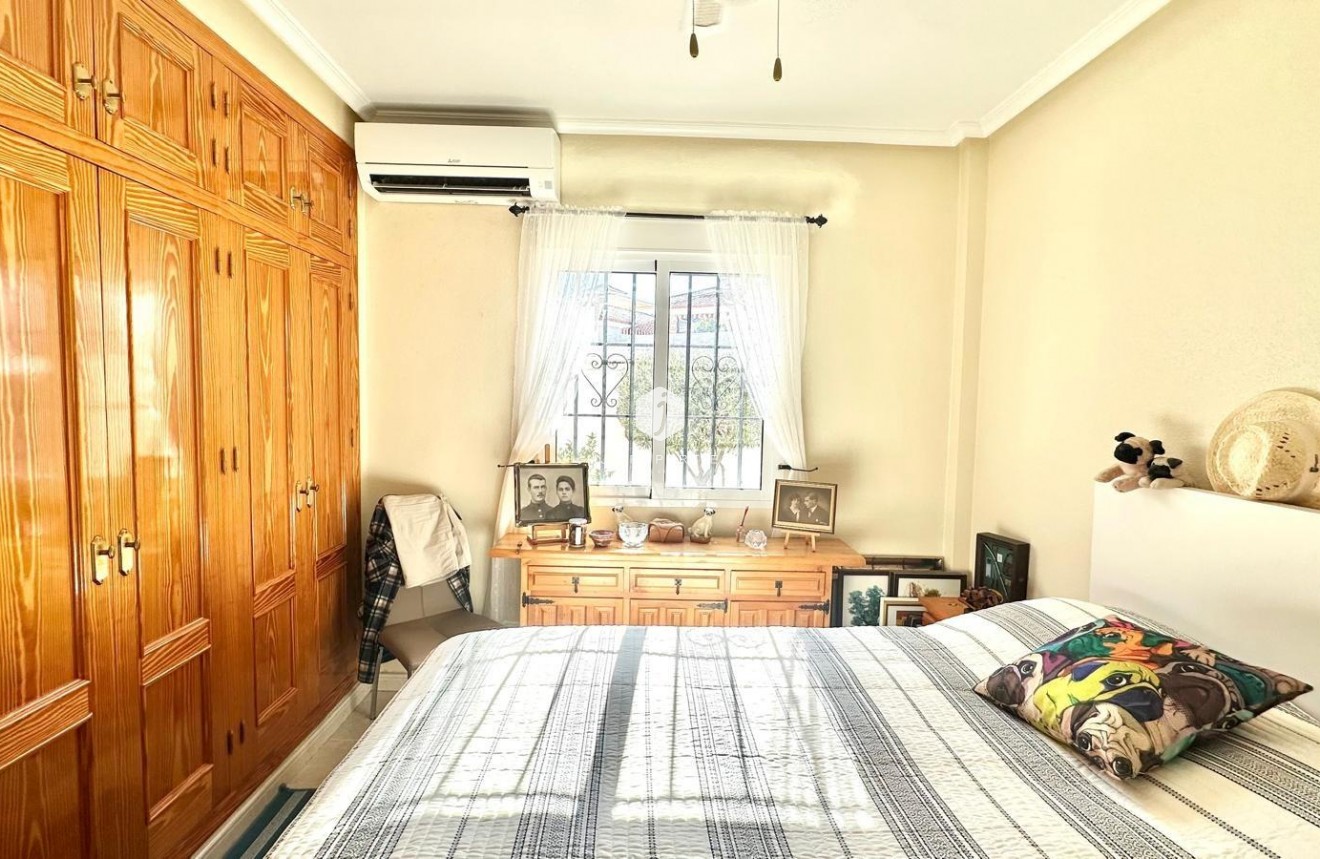 Z drugiej ręki - Villa -
Bigastro - Comunidad Valenciana