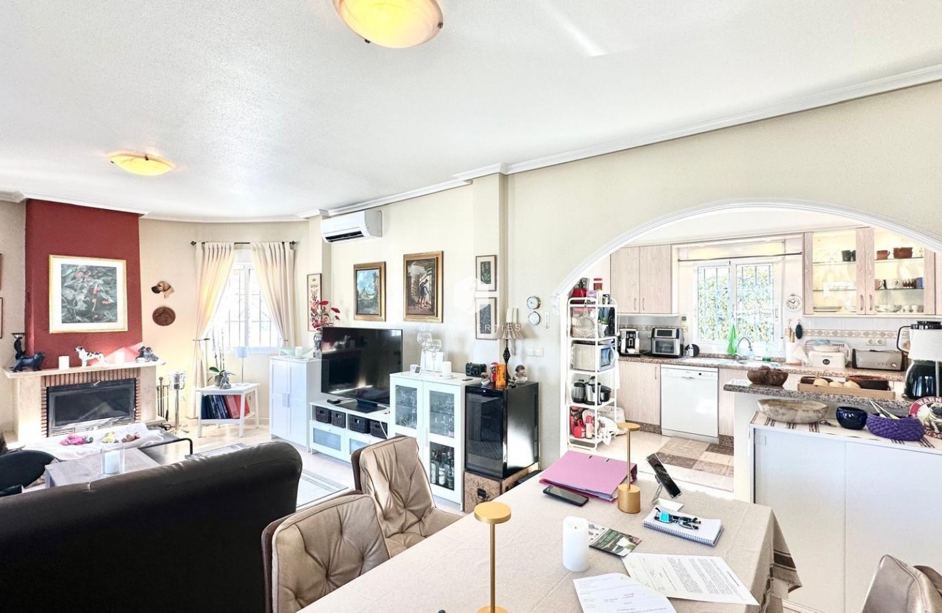 Z drugiej ręki - Villa -
Bigastro - Comunidad Valenciana