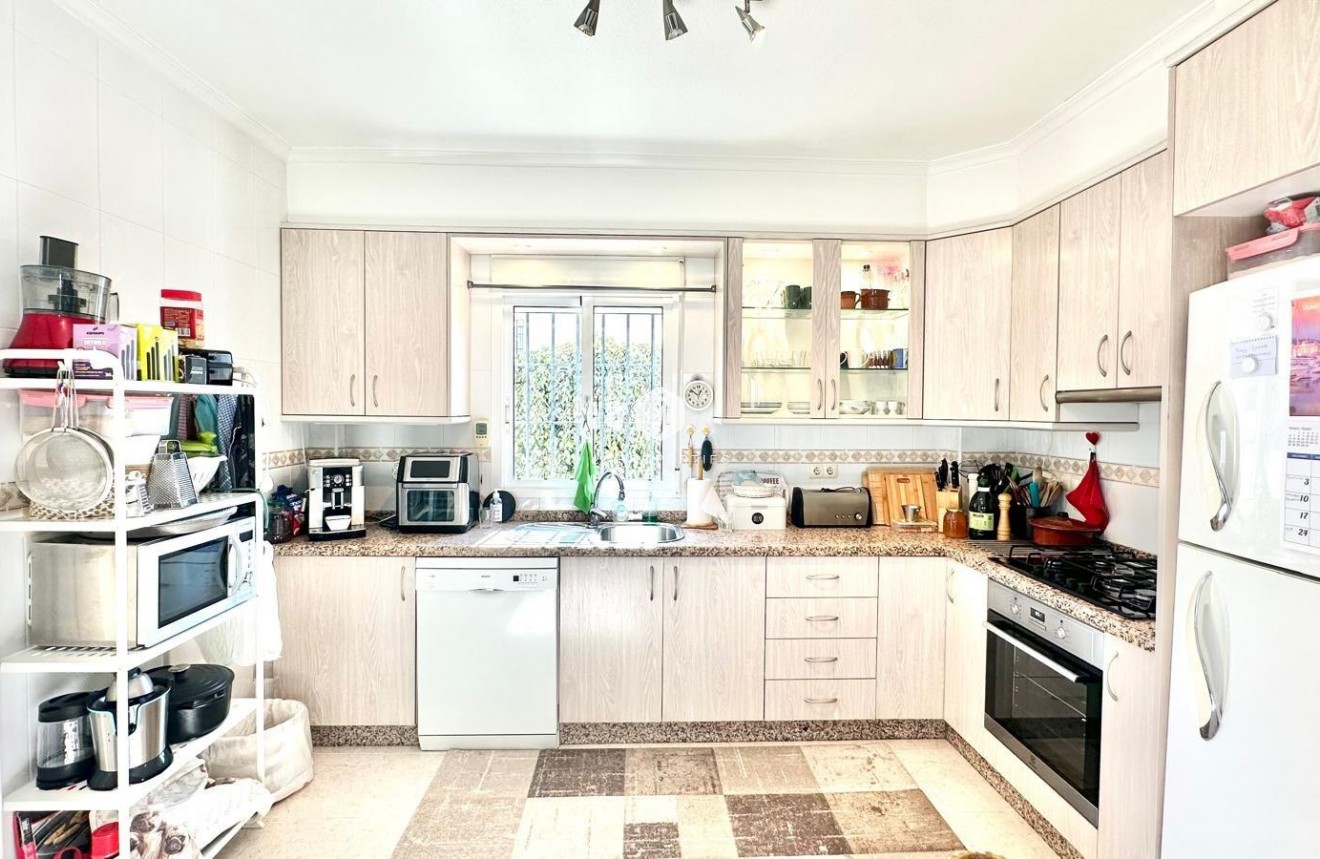 Z drugiej ręki - Villa -
Bigastro - Comunidad Valenciana