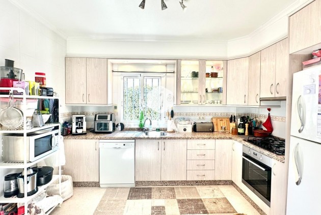 Z drugiej ręki - Villa -
Bigastro - Comunidad Valenciana