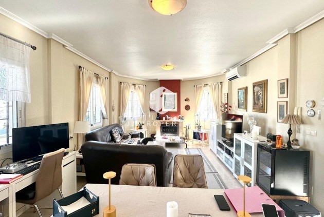 Z drugiej ręki - Villa -
Bigastro - Comunidad Valenciana