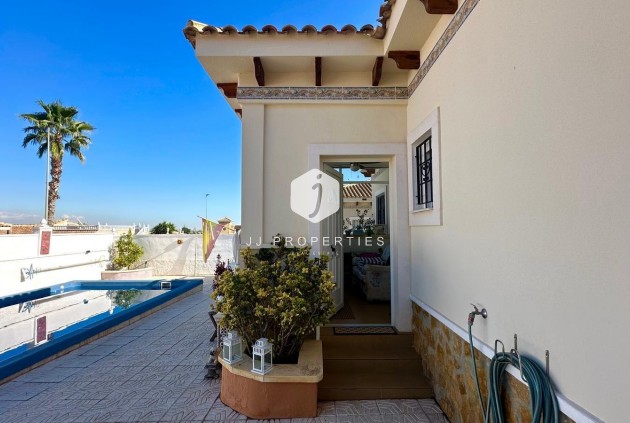 Z drugiej ręki - Villa -
Bigastro - Comunidad Valenciana