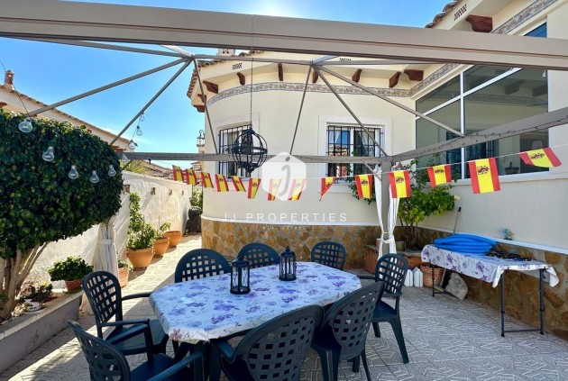 Z drugiej ręki - Villa -
Bigastro - Comunidad Valenciana