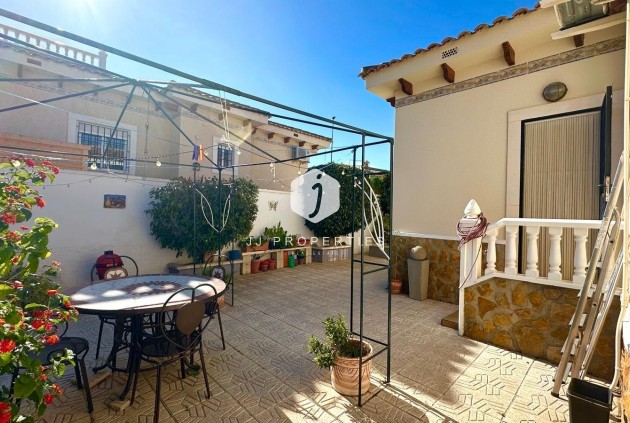 Z drugiej ręki - Villa -
Bigastro - Comunidad Valenciana