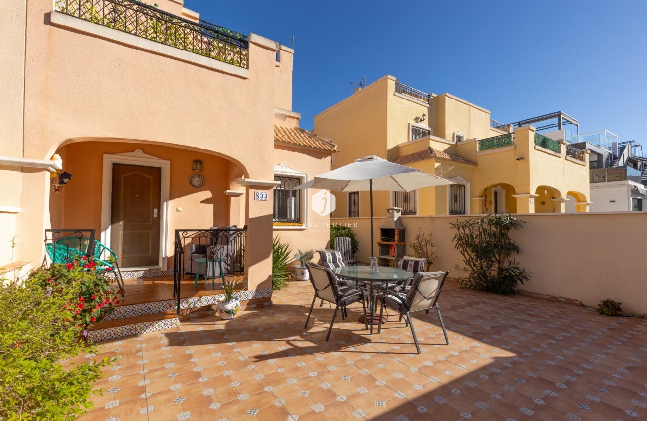 Z drugiej ręki - Szalet -
Orihuela Costa - PAU 8