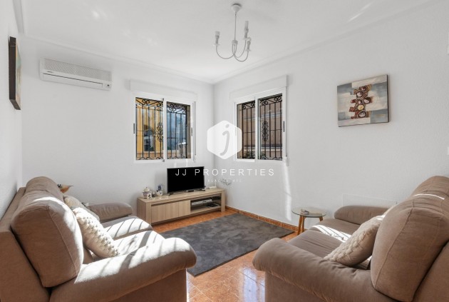 Z drugiej ręki - Szalet -
Orihuela Costa - PAU 8