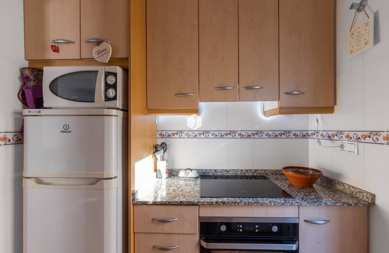 Z drugiej ręki - Szalet -
Orihuela Costa - PAU 8