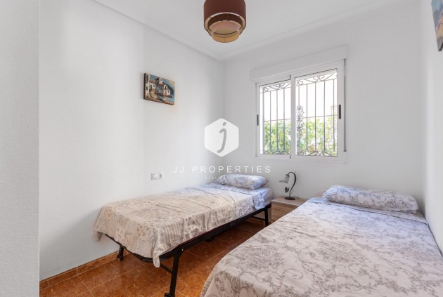 Z drugiej ręki - Szalet -
Orihuela Costa - PAU 8