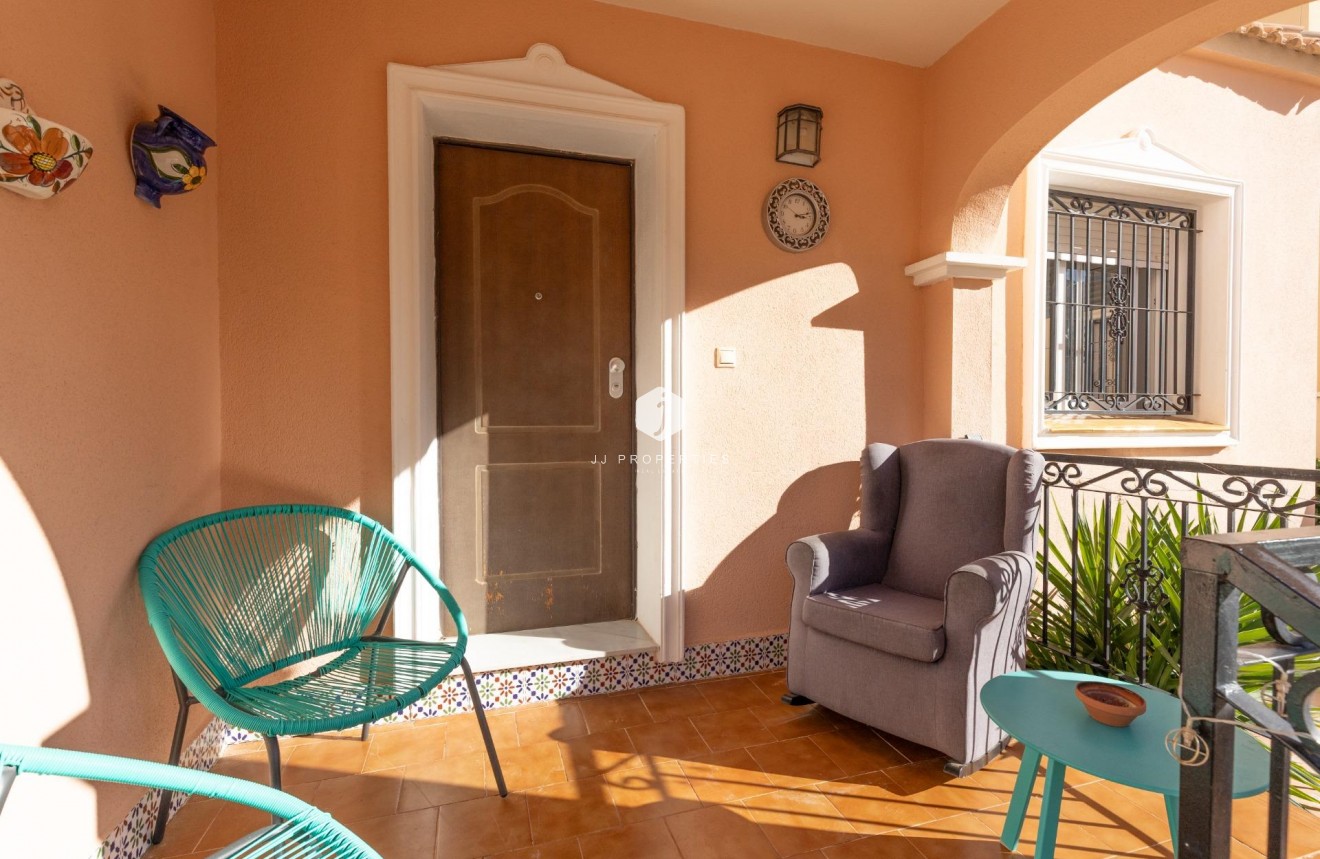 Z drugiej ręki - Szalet -
Orihuela Costa - PAU 8