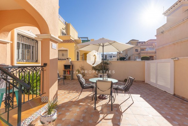 Z drugiej ręki - Szalet -
Orihuela Costa - PAU 8