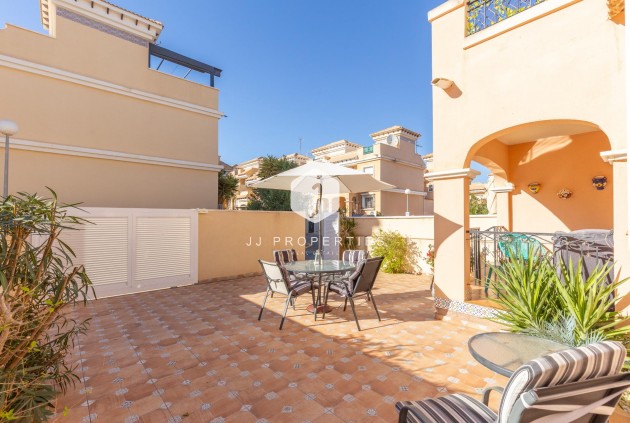 Z drugiej ręki - Szalet -
Orihuela Costa - PAU 8