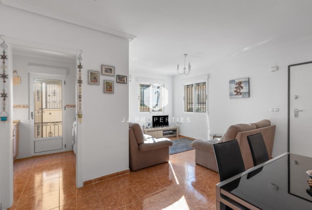 Z drugiej ręki - Szalet -
Orihuela Costa - PAU 8