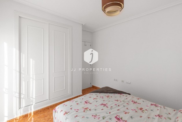 Z drugiej ręki - Szalet -
Orihuela Costa - PAU 8