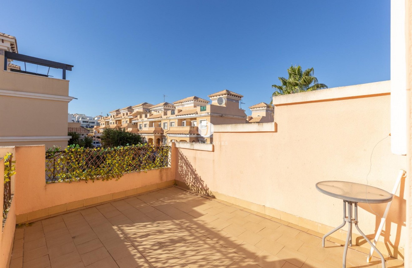 Z drugiej ręki - Szalet -
Orihuela Costa - PAU 8