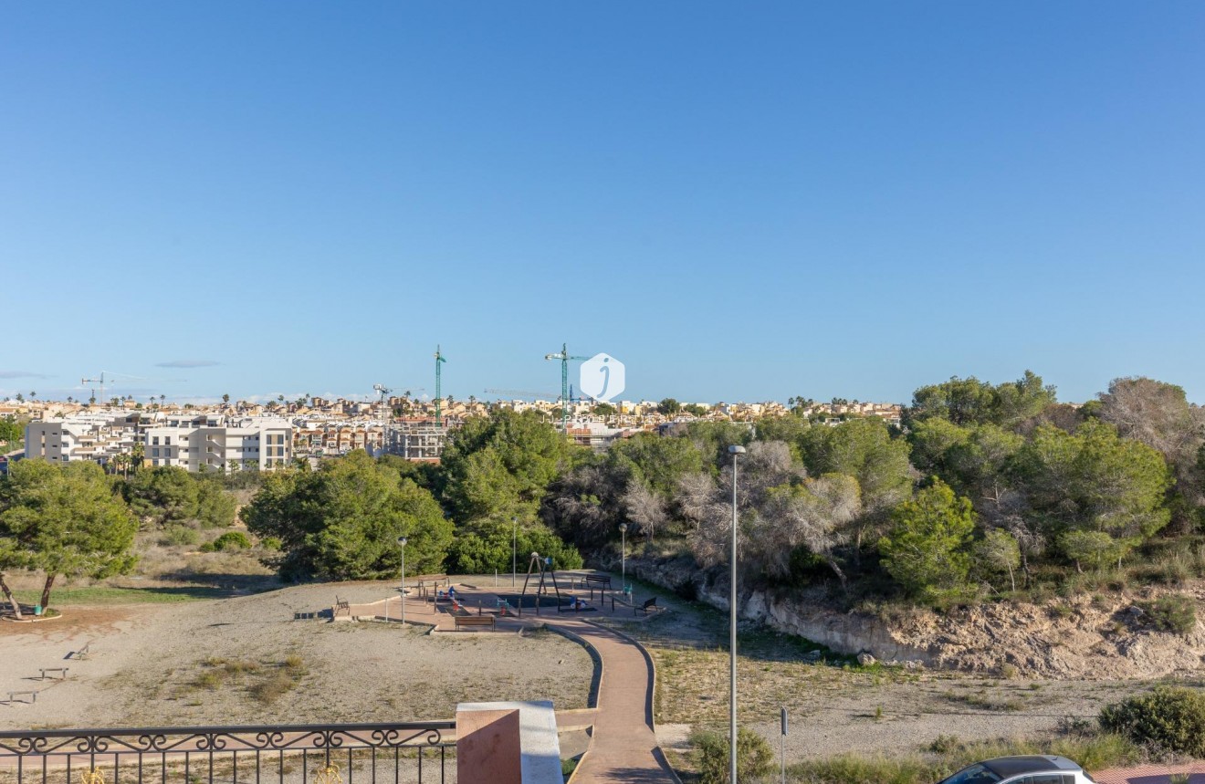 Z drugiej ręki - Szalet -
Orihuela Costa - PAU 8