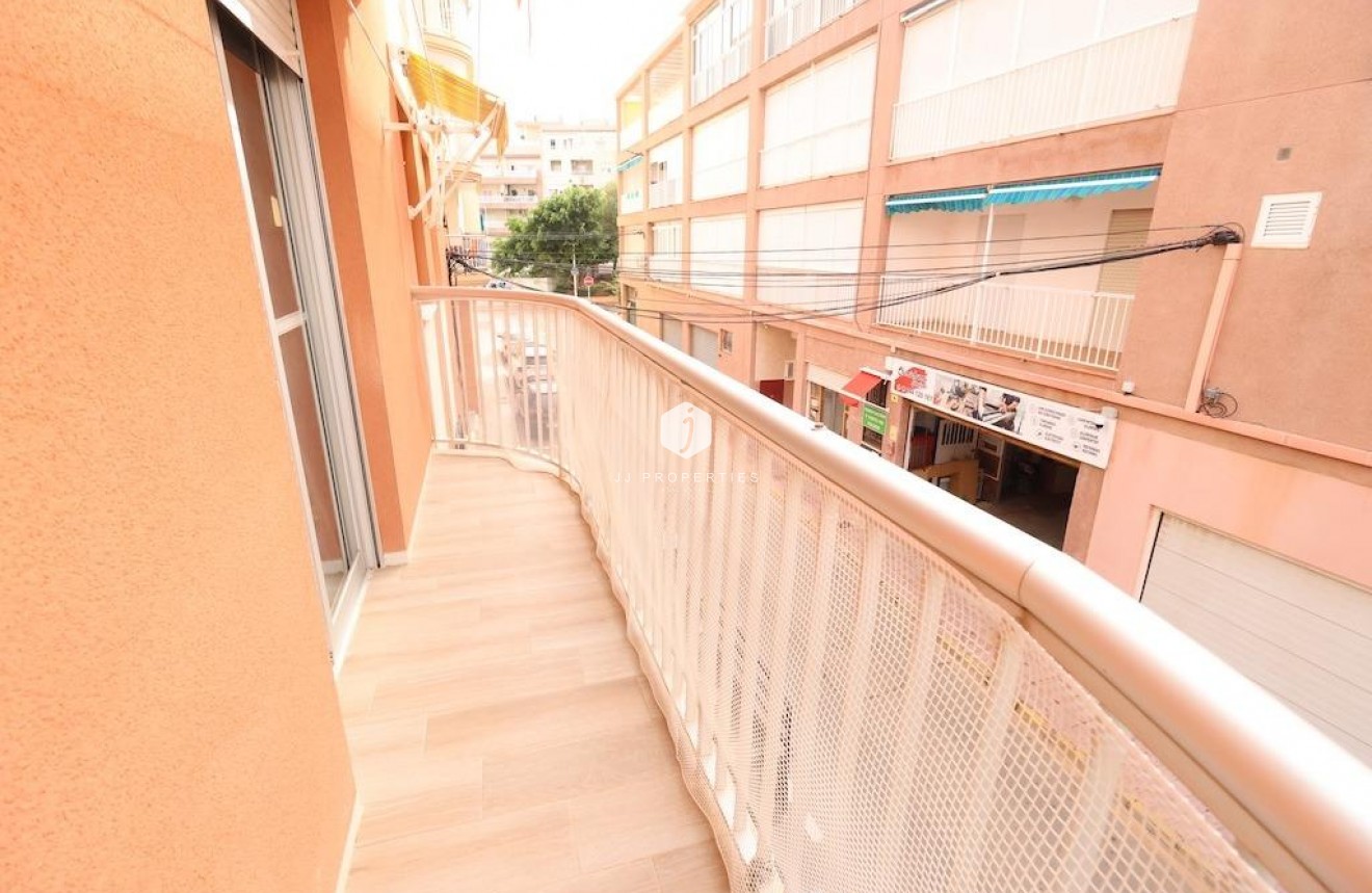 Z drugiej ręki - Mieszkanie w bloku -
Torrevieja - Costa Blanca