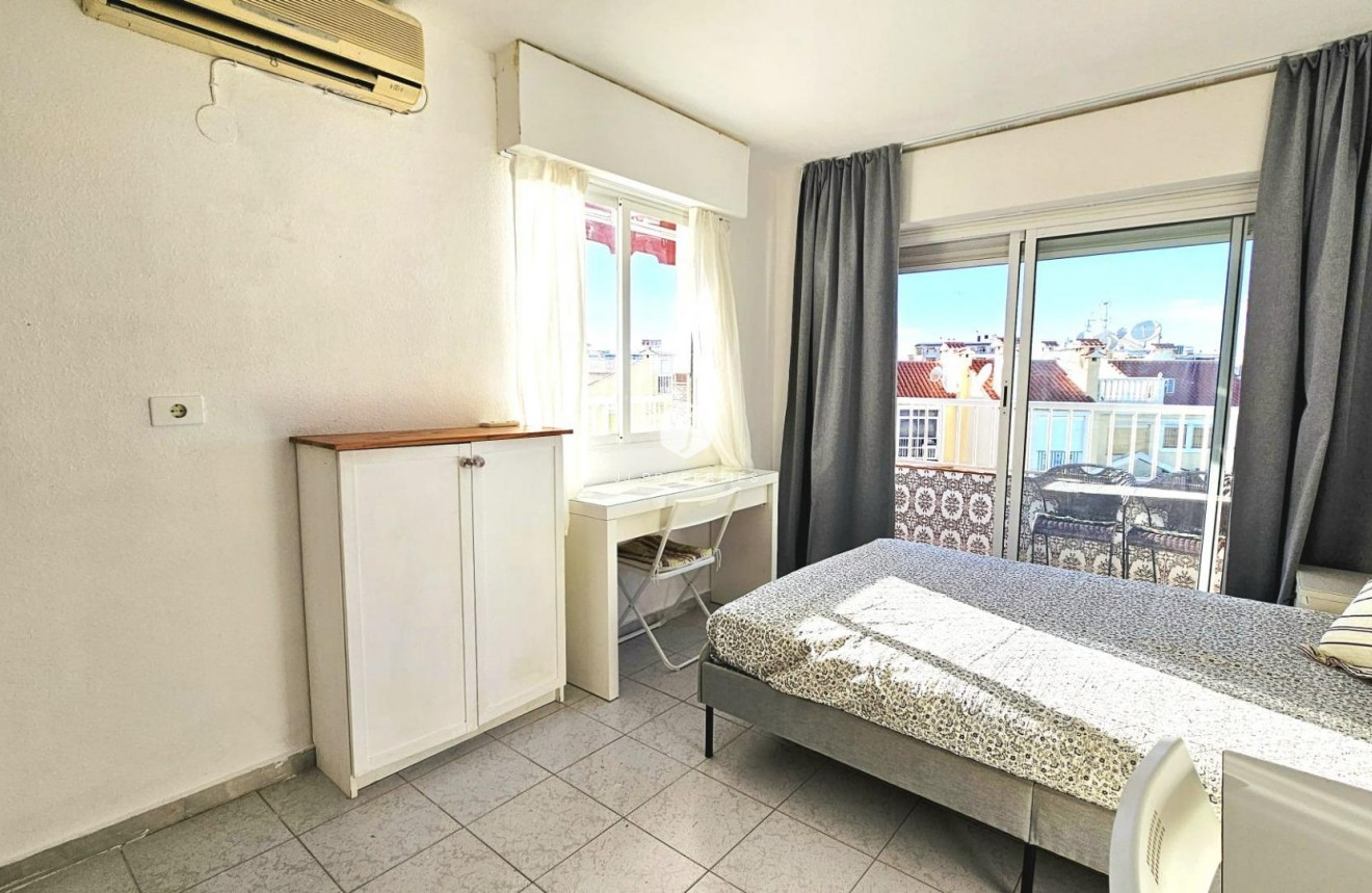 Z drugiej ręki - Mieszkanie w bloku -
Torrevieja - Torreblanca