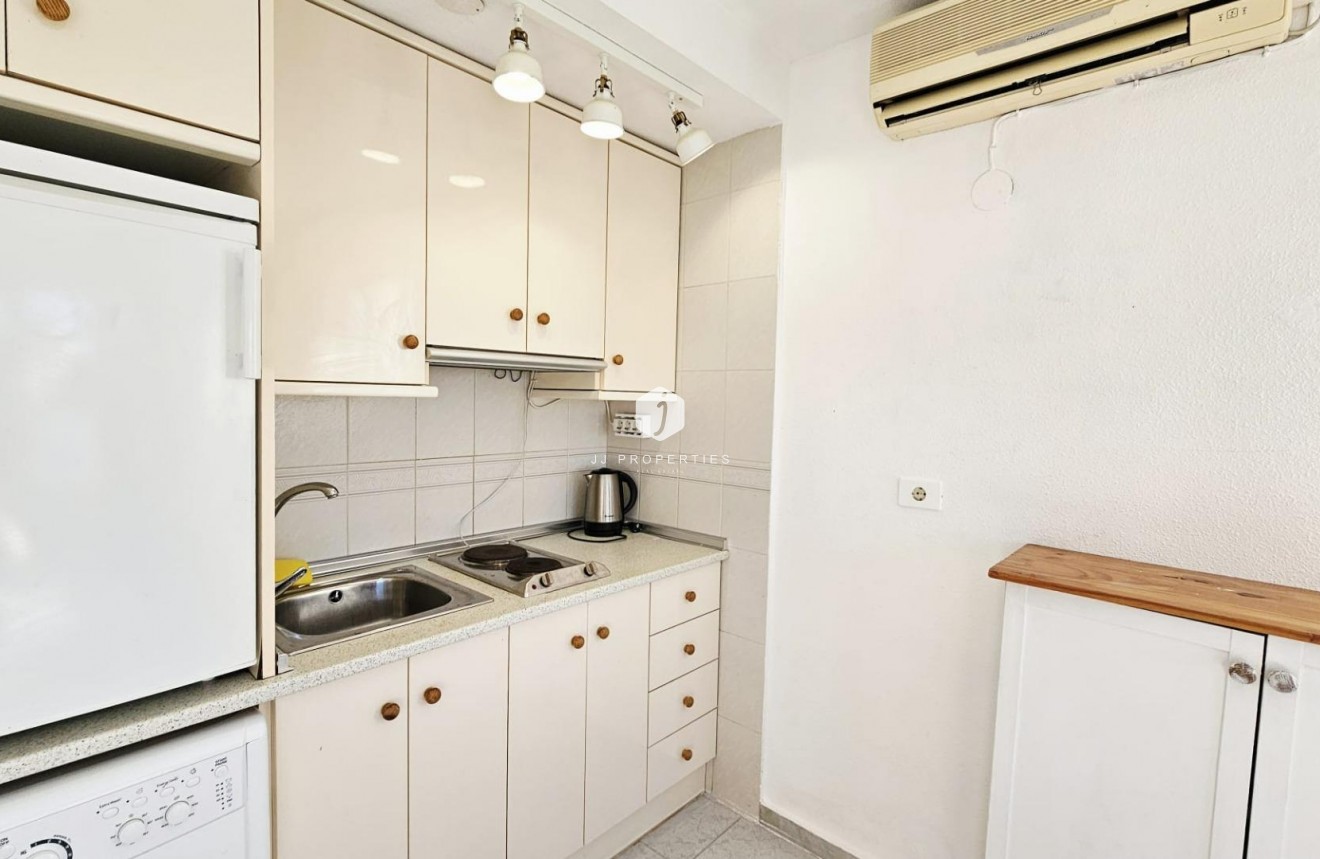 Z drugiej ręki - Mieszkanie w bloku -
Torrevieja - Torreblanca