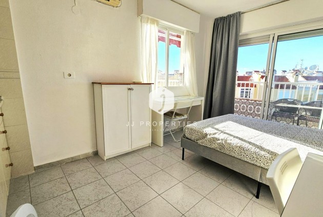 Z drugiej ręki - Mieszkanie w bloku -
Torrevieja - Torreblanca