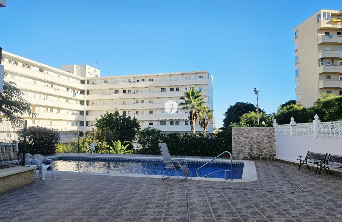 Z drugiej ręki - Mieszkanie w bloku -
Torrevieja - Torreblanca