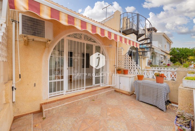 Z drugiej ręki - Szalet -
Torrevieja - La Siesta - El Salado - Torreta