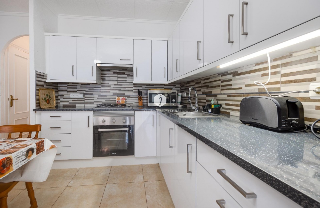 Z drugiej ręki - Szalet -
Torrevieja - La Siesta - El Salado - Torreta