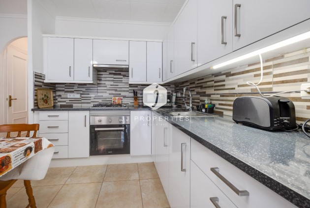 Z drugiej ręki - Szalet -
Torrevieja - La Siesta - El Salado - Torreta