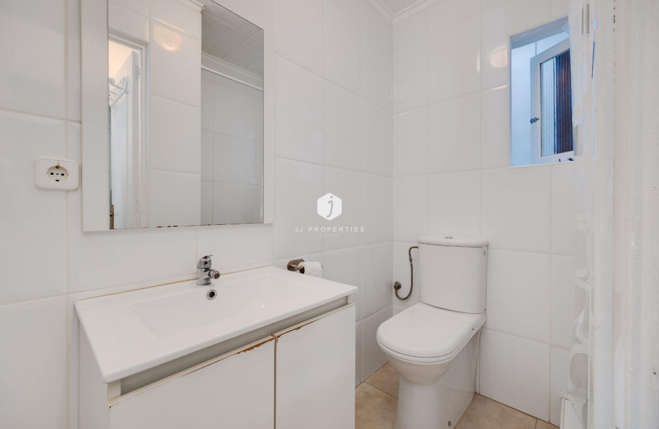 Z drugiej ręki - Szalet -
Torrevieja - La Siesta - El Salado - Torreta