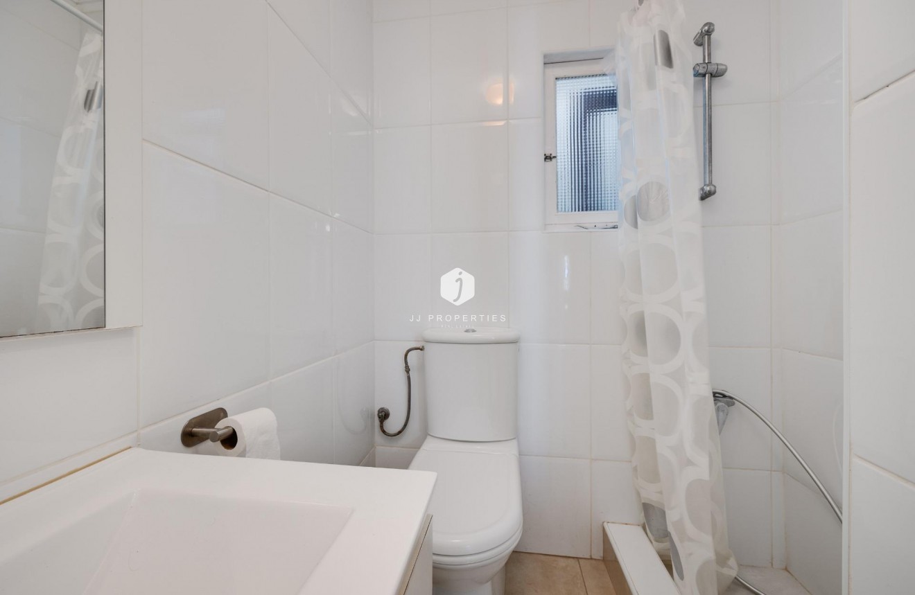 Z drugiej ręki - Szalet -
Torrevieja - La Siesta - El Salado - Torreta